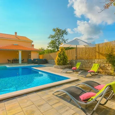 House Antonia By Istrialux Villa