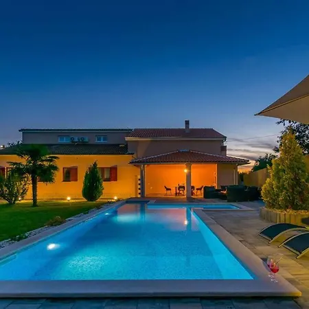 House Antonia By Istrialux Villa *